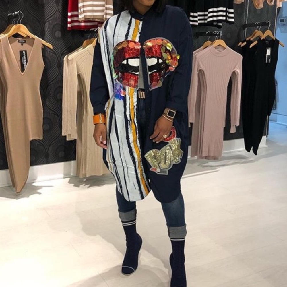 New lip/mouth long button down shirt size L/xl